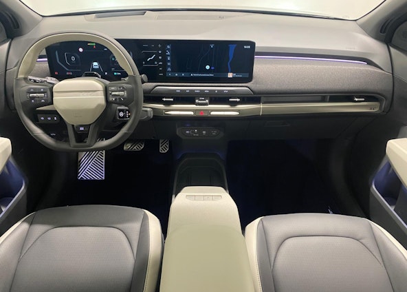 Vehicle image 12 Vehicle image 12