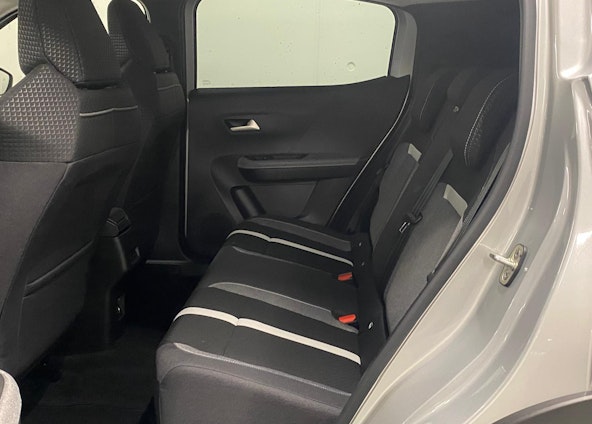 Vehicle image 6 Vehicle image 6