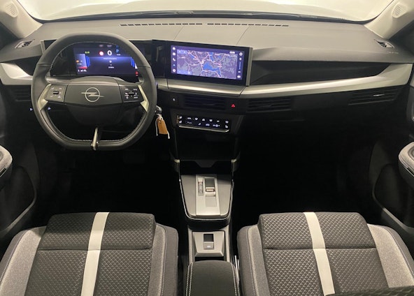 Vehicle image 10 Vehicle image 10