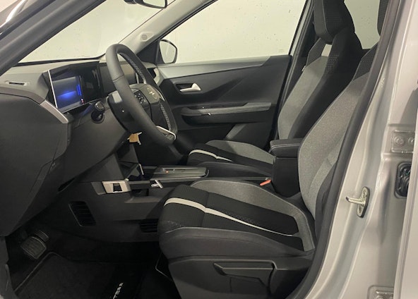 Vehicle image 5 Vehicle image 5