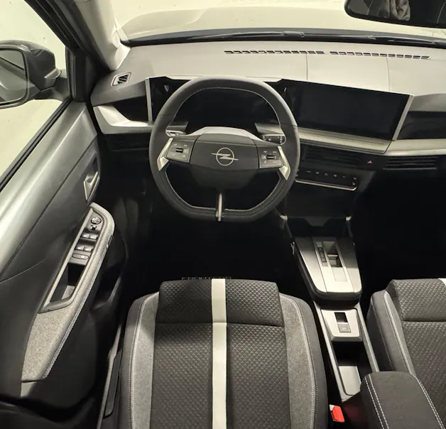 Opel Frontera 1.2 T 136 GS