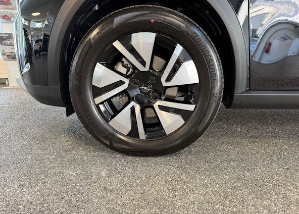 Vehicle image 14 Vehicle image 14