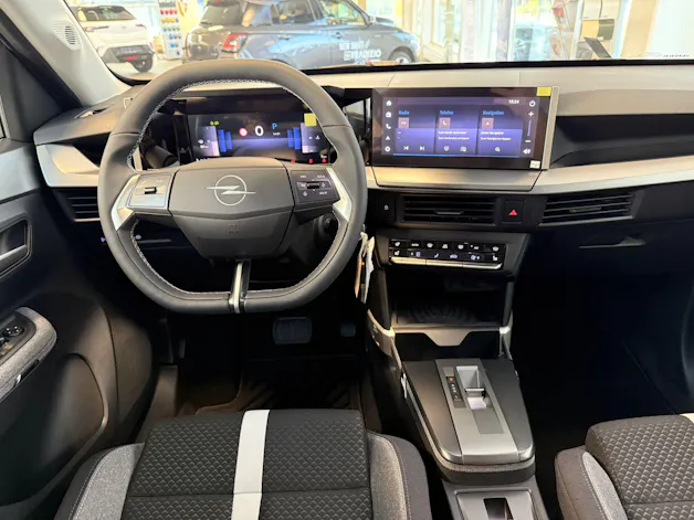 Opel Frontera 1.2 T 136 GS 7 Plätzer