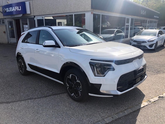 First vehicle image