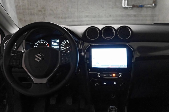 Vehicle image 11