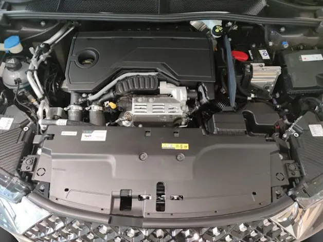 DS Automobiles 4 1.2 Hybrid Antoine de Saint Exupéry