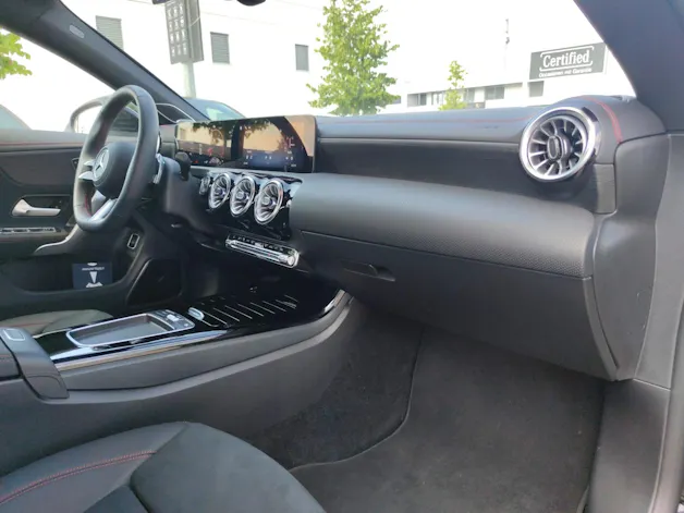 Mercedes-Benz CLA 220 AMG Line 4Matic