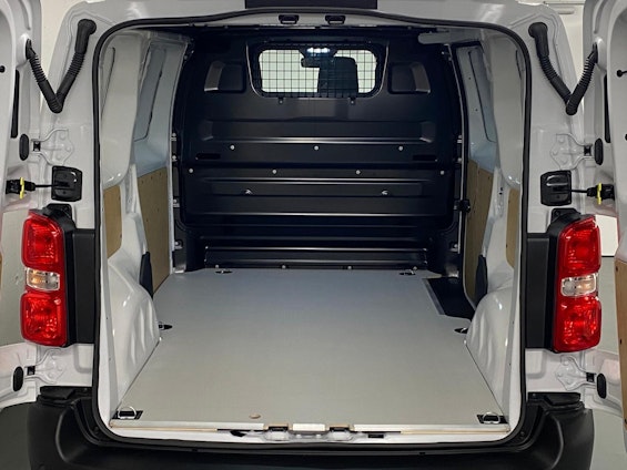 Vehicle image 12 Vehicle image 12