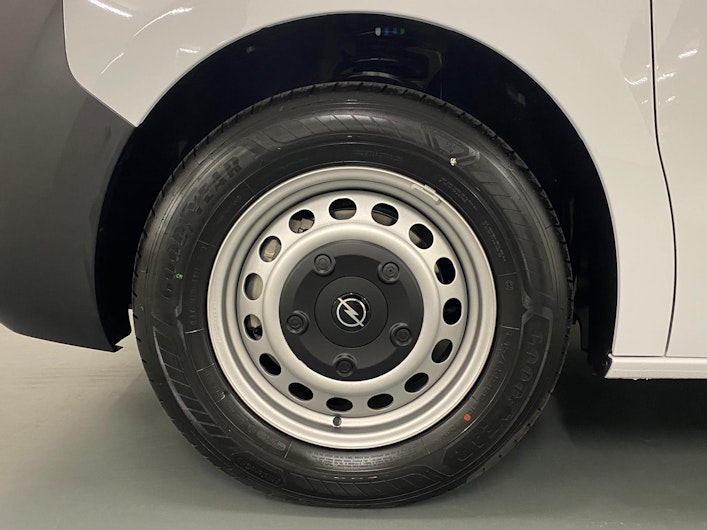 Vehicle image OPEL VIVARO