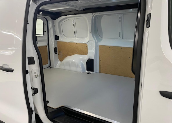 Vehicle image 14 Vehicle image 14