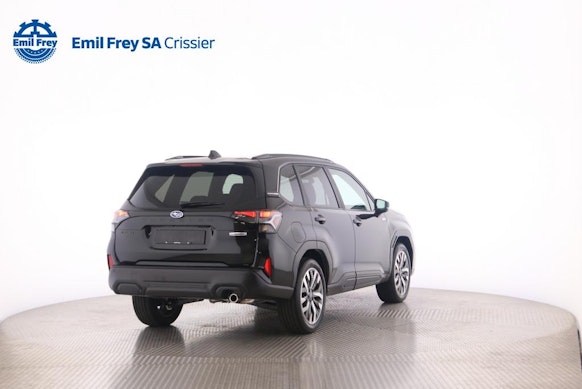 SUBARU Forester Station 2.0i e-Boxer Luxury 1