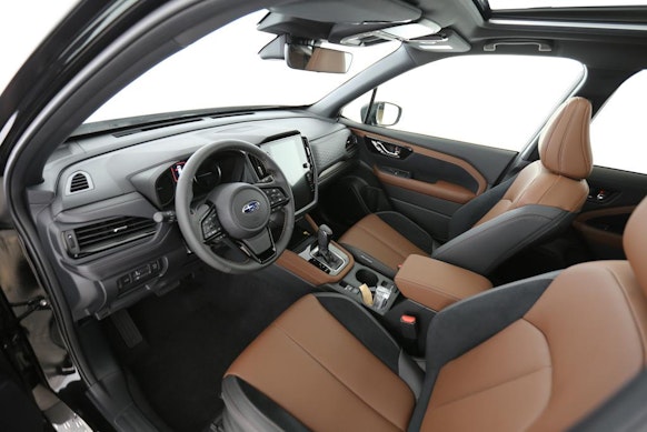 SUBARU Forester Station 2.0i e-Boxer Luxury 3