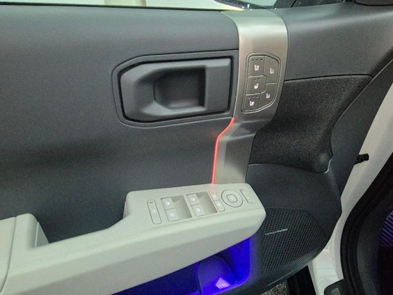 Vehicle image 13 Vehicle image 13