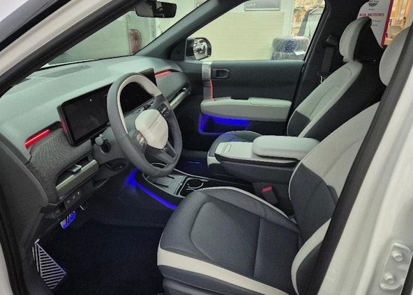 Vehicle image 6 Vehicle image 6