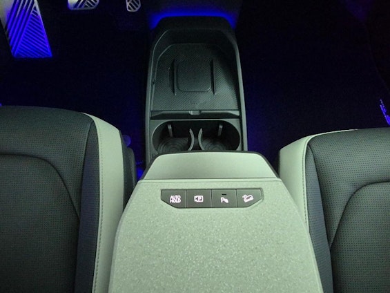 Vehicle image 10 Vehicle image 10