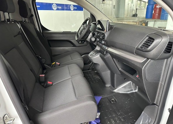 Vehicle image 10 Vehicle image 10