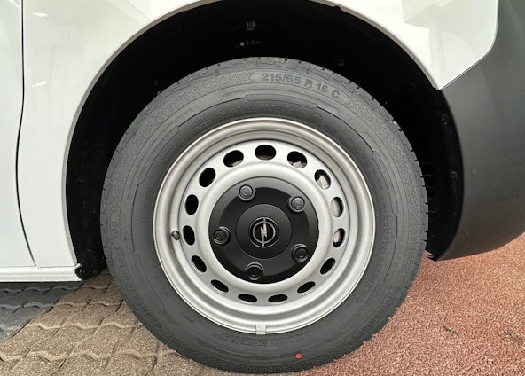 Vehicle image 12 Vehicle image 12