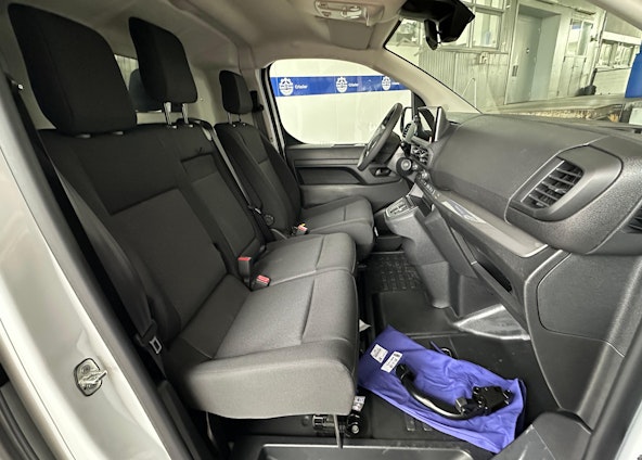 Vehicle image 8 Vehicle image 8