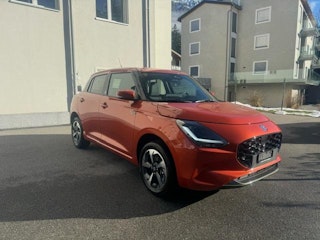 Vehicle image SUZUKI SWIFT 0