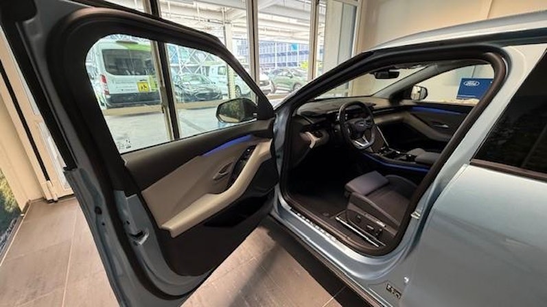 Vehicle image FORD EXPLORER