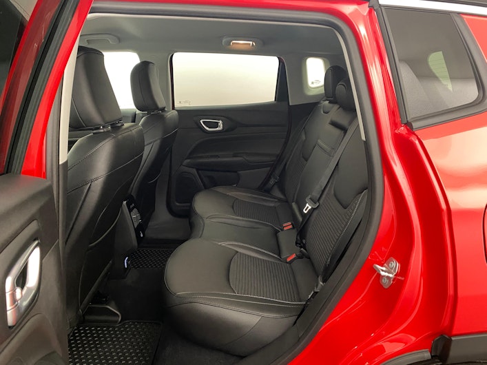 Vehicle image JEEP COMPASS