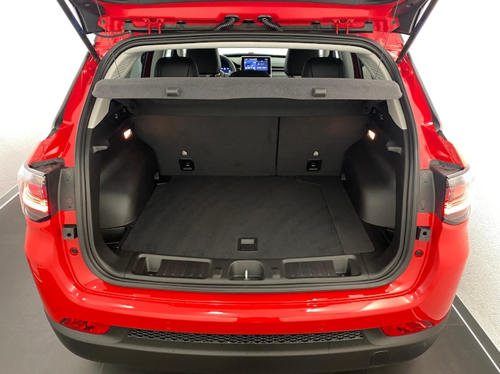 Vehicle image JEEP COMPASS