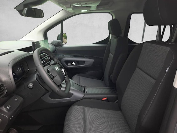 Vehicle image 4 Vehicle image 4