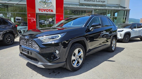 First vehicle image