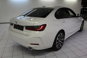 Vehicle image BMW 330i xDrive