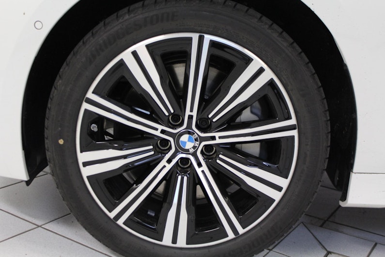 Vehicle image BMW 3 SERIES