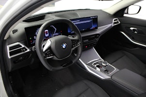 Vehicle image BMW 330i xDrive