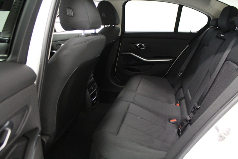 Vehicle image BMW 3 SERIES