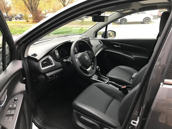 Vehicle image 6