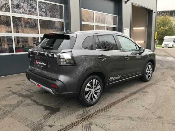 Vehicle image 13