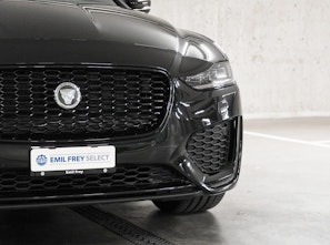 Vehicle image JAGUAR XE 2.0 T 300 Sport AWD