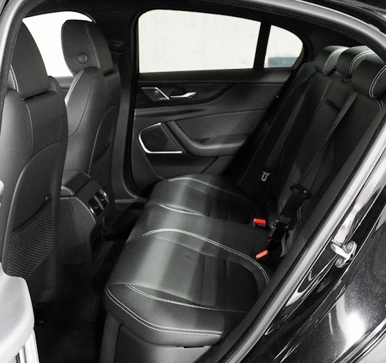 Vehicle image JAGUAR XE