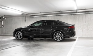 Vehicle image JAGUAR XE 2.0 T 300 Sport AWD