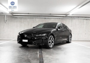 Vehicle image JAGUAR XE 2.0 T 300 Sport AWD