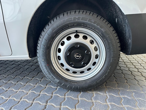 Vehicle image 8 Vehicle image 8