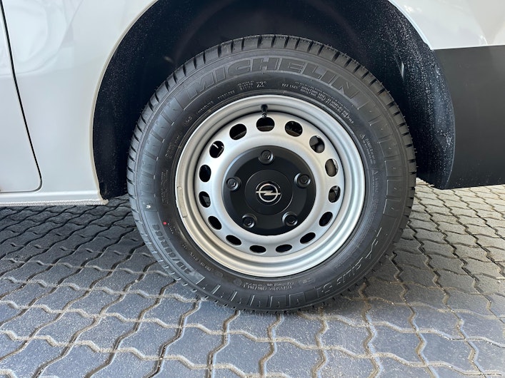 Vehicle image OPEL VIVARO