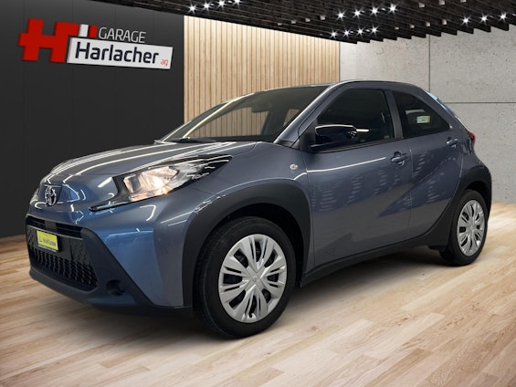 First vehicle image First vehicle image