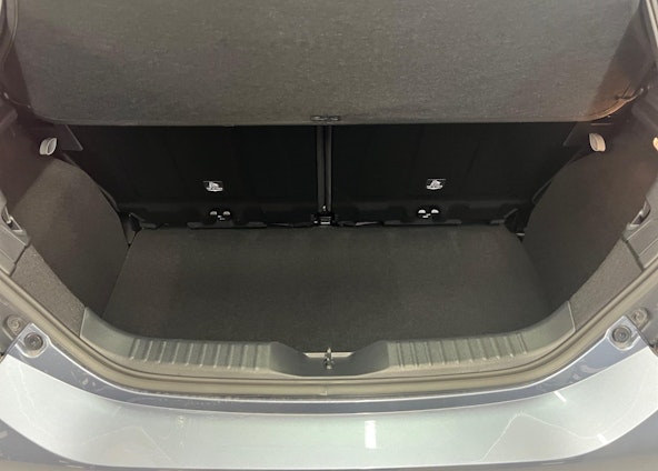 Vehicle image 14 Vehicle image 14