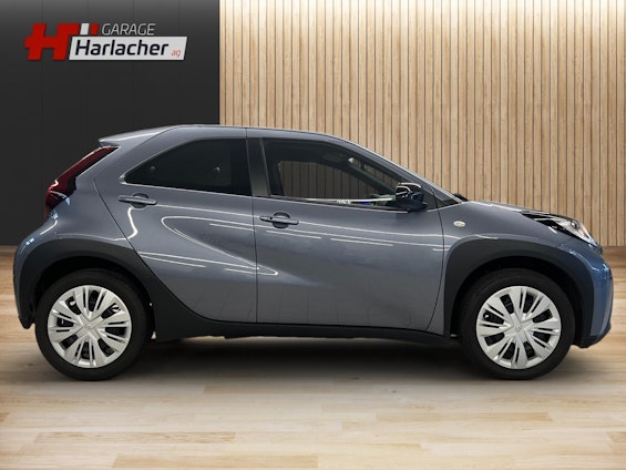 Vehicle image 3 Vehicle image 3