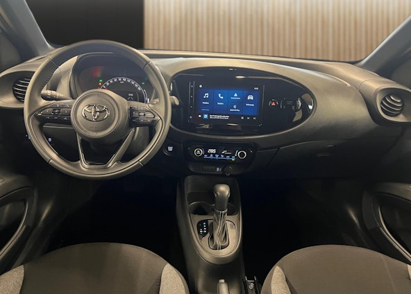 Vehicle image 13 Vehicle image 13