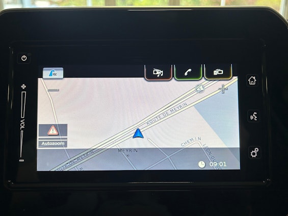 Vehicle image 10