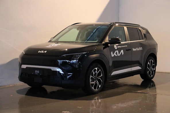First vehicle image