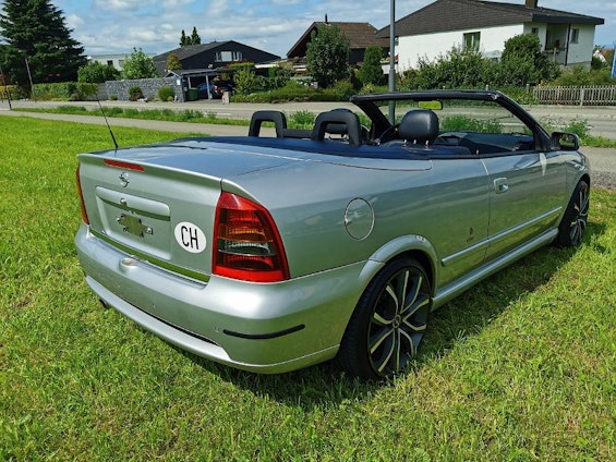 Vehicle image 8 Vehicle image 8