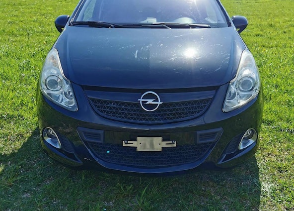 First vehicle image First vehicle image