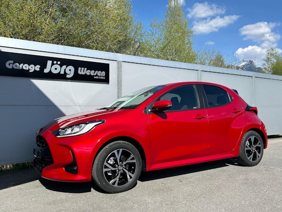 First vehicle image