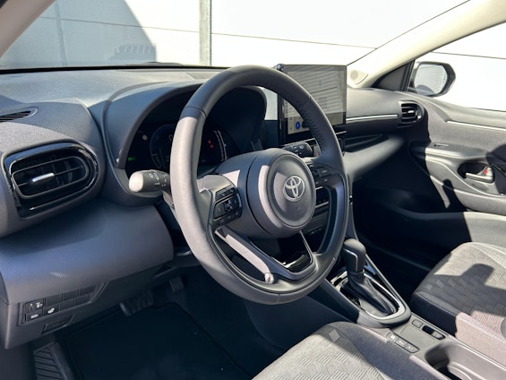 Vehicle image 7
